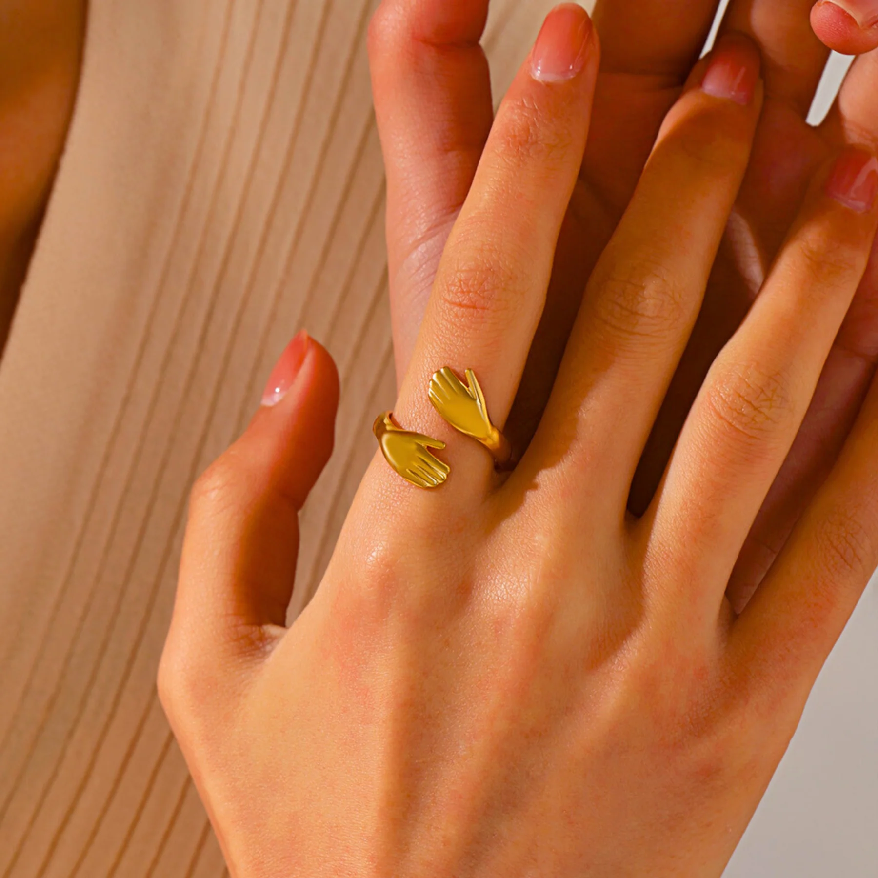 gold-hand-hug-adjustable-ring-AT