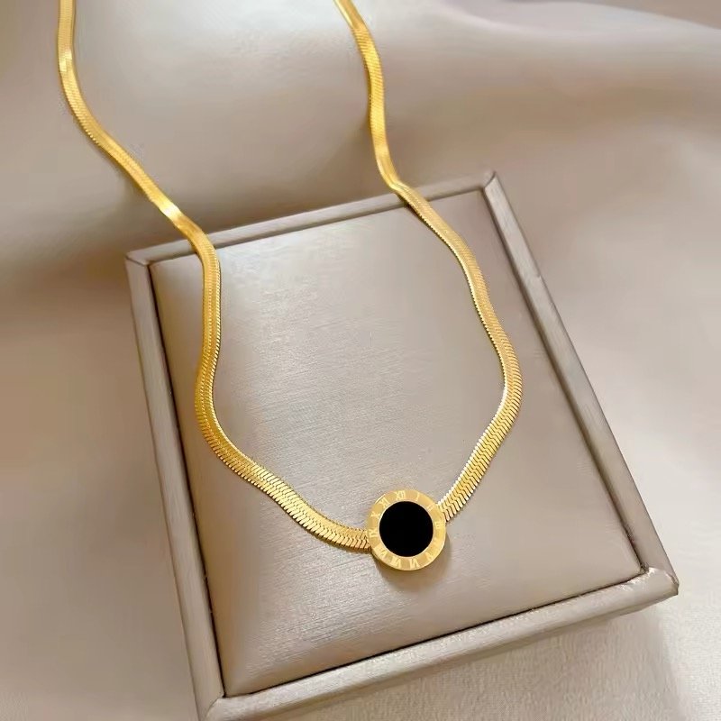 roman-blacj-snake-chain-2