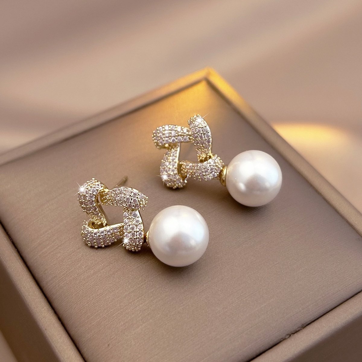 Night Pearl Korean Earrings Night Pearl Korean Luxury Stud Earrings with zircon detailing