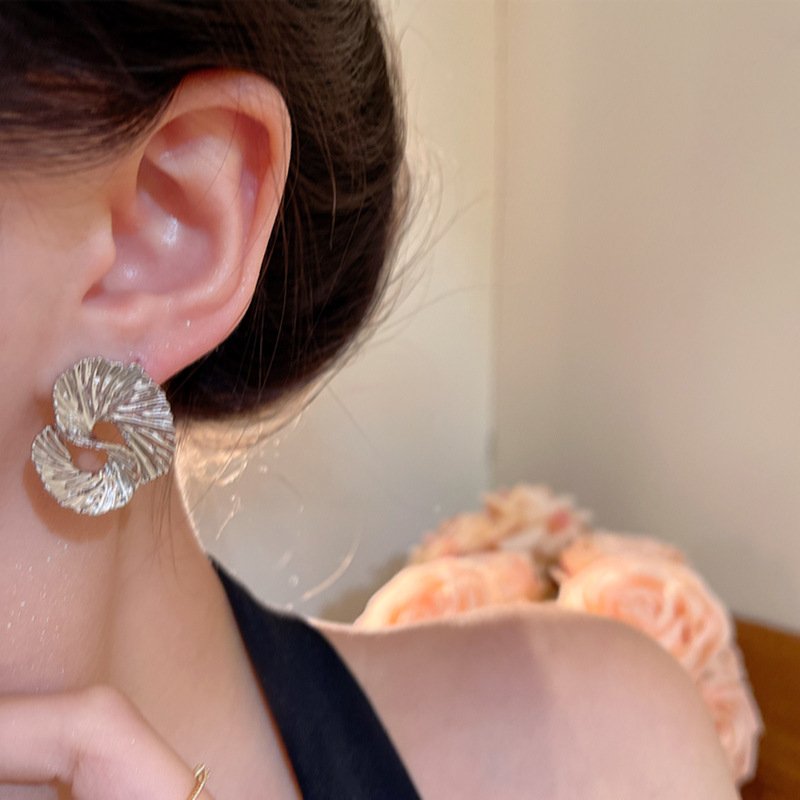 Texture Twisted Stud Earrings3